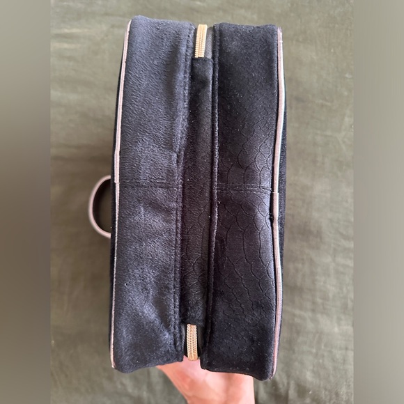 ⬇️ Stephanie Johnson Marais Noir Martha cosmetic case, Large - Picture 14 of 15